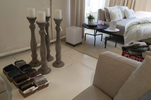 Stylische Sofas, Betten sowie Leinen-Bett- und Tischwäsche!