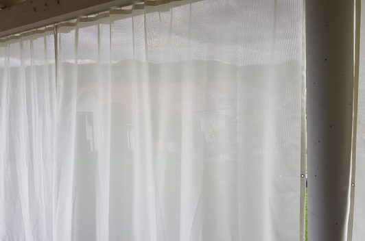 wetterfeste, fleckenabweisende outdoor Vorhänge für den Durchblick von innen nach aussen aber nicht umgekehrt!