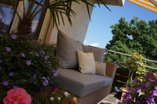 Der Frühling kommt schneller, als man denkt! Höchste Zeit für wetterfeste Loungekissen!